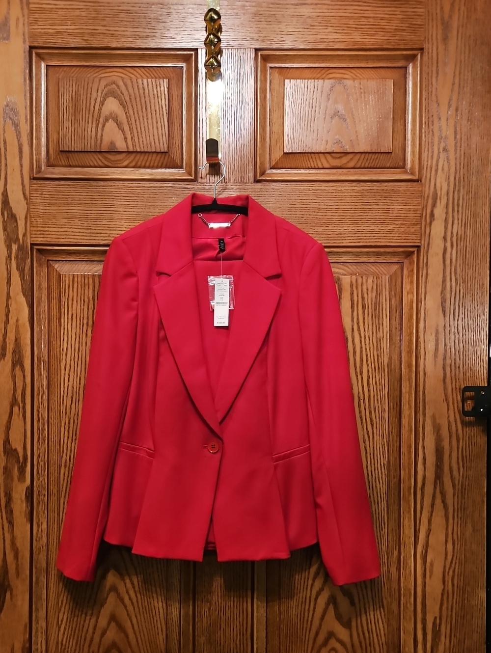 Suit/Red Single-Button Tailored Blazer.